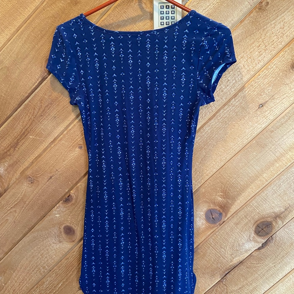 Mudd Blue Patterned Top - Picture 2 of 4